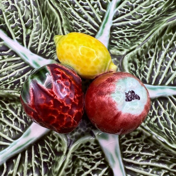 Vintage Majolica Cabbage Leaf Serving Plate With Fruit Accents 12 inch - Picture 3 of 8